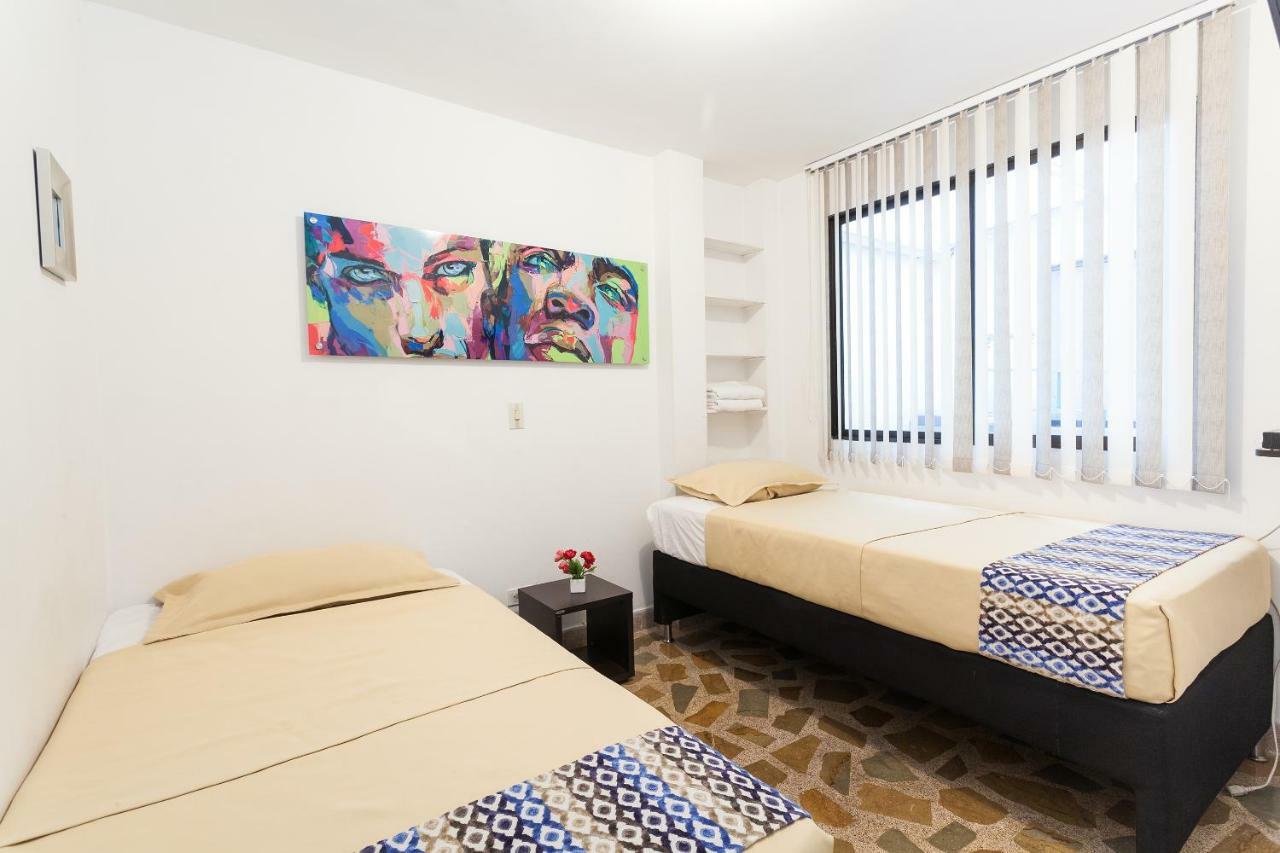 Apartamentos Amoblados Jg De La 70 Medellin Ngoại thất bức ảnh