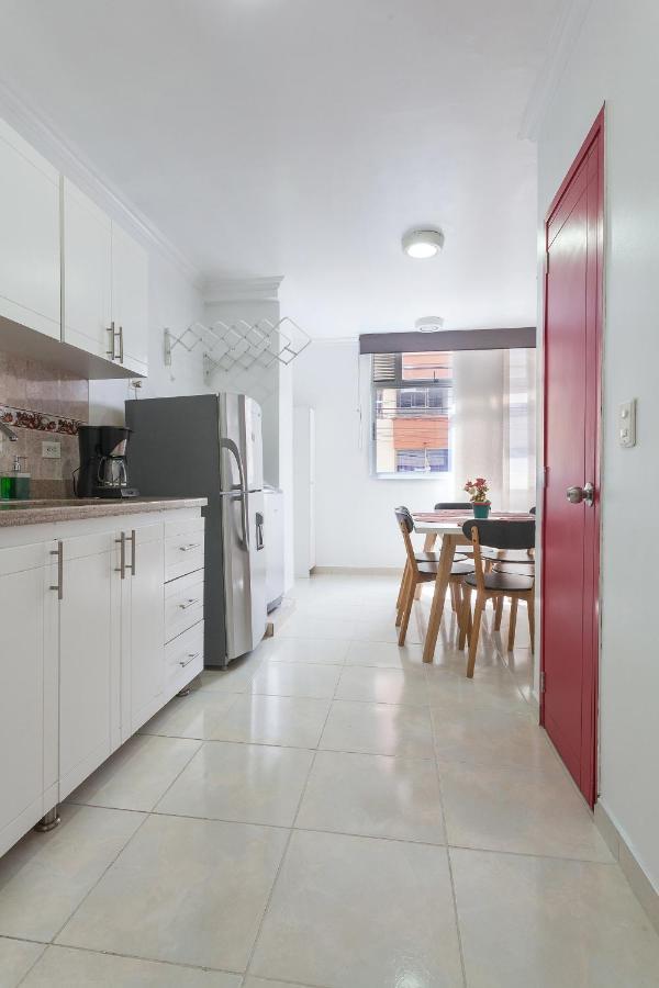 Apartamentos Amoblados Jg De La 70 Medellin Ngoại thất bức ảnh